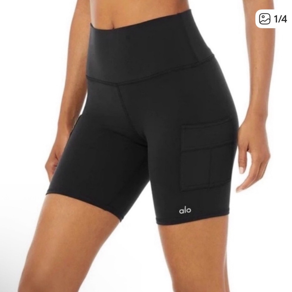 ALO Yoga Women's Black High-Waist Shorts with pockets